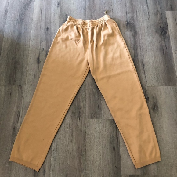 Liz Sport 2 Piece - Picture 3 of 9